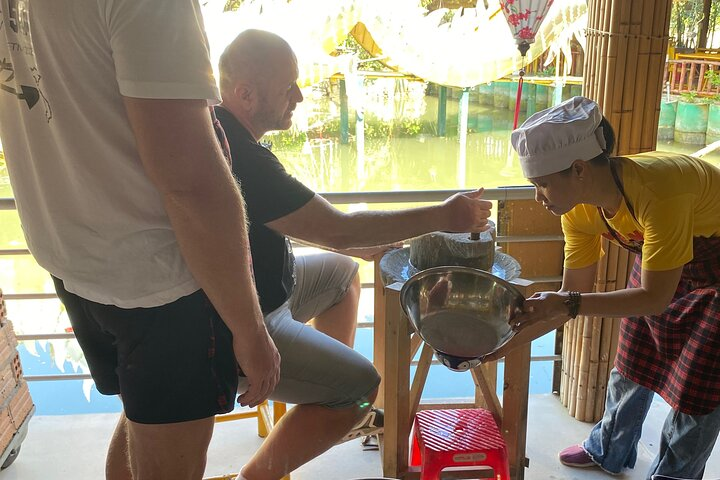 Traditional Cooking Class and Meal with a Local Chef - Photo 1 of 7