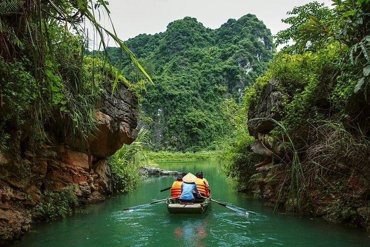 Trang An Grottos & Bai Dinh Pagoda : Fullday Ninh Binh Private Tour - Photo 1 of 7