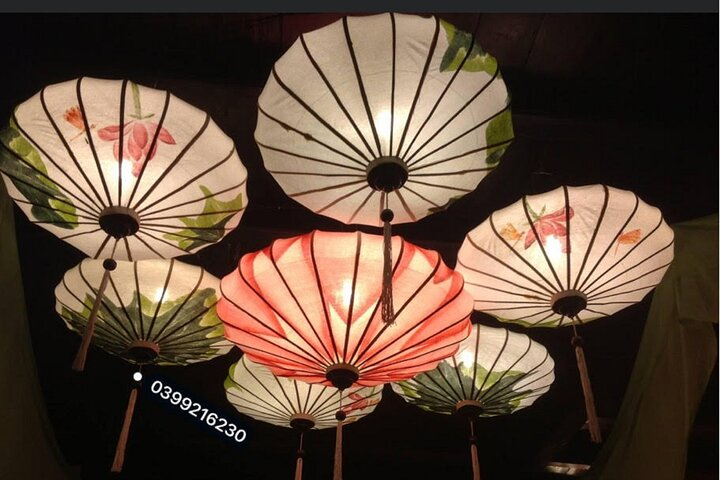 Experience the blend of rich coffee aromas and the art of lantern-making surrounded by the charm of Hoi An. Create lasting memories as you master delightful coffee recipes and unique lantern designs.