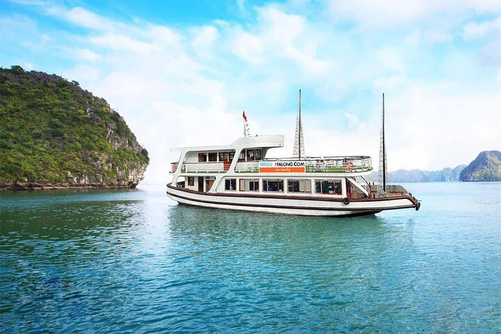 Wego Cruise Standard 1 Day Tour :Ti Top Island & Amazing Cave