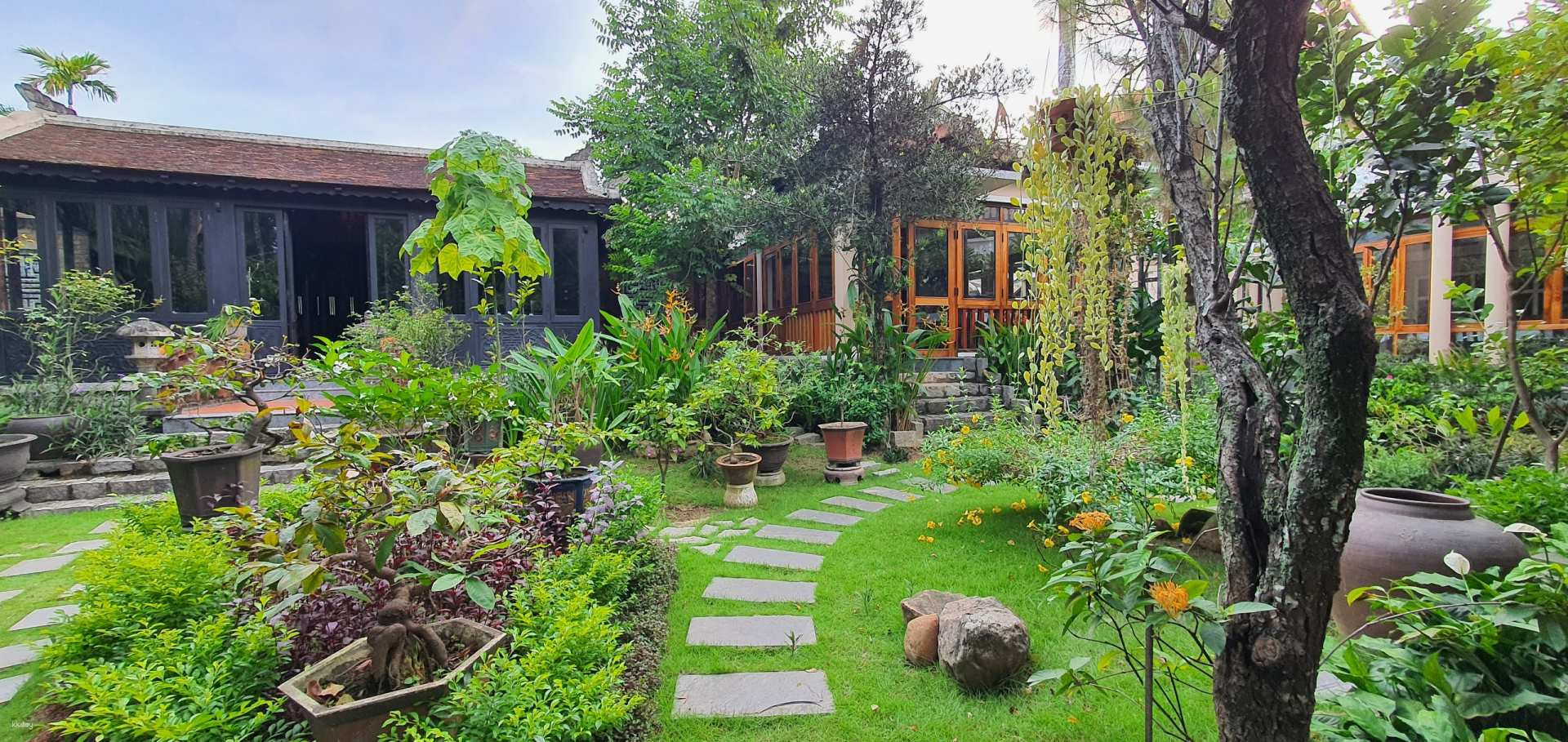 Y Thao Garden Restaurant Dining Experience in Hue | Vietnam - Photo 1 of 10