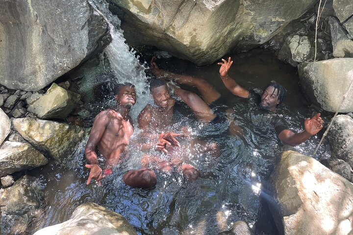 Victoria Falls Zimbabwe - Batoka Gorge Hike and Bush Picnic - Photo 1 of 16